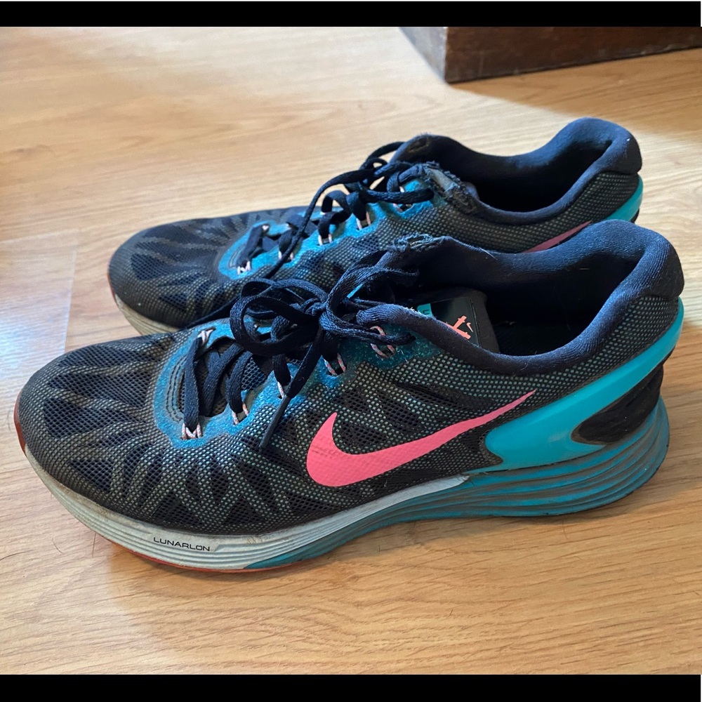 Women’s Nike Lunarglide 6, size 8